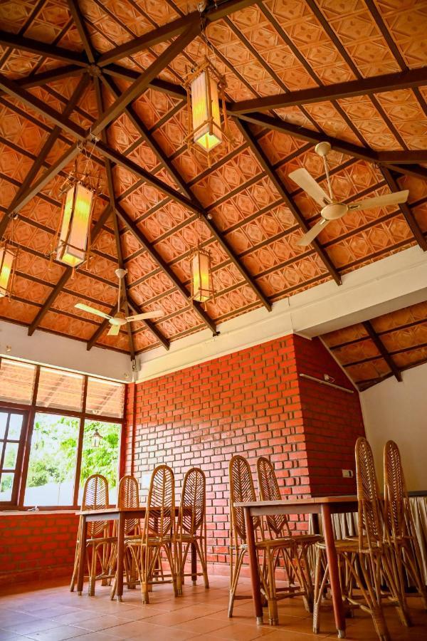 Hotel The Shire Sultan Bathery Exterior foto