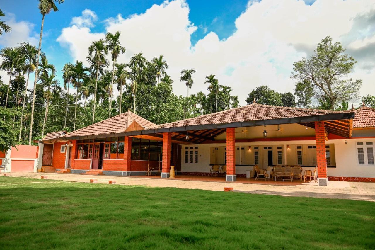 Hotel The Shire Sultan Bathery Exterior foto